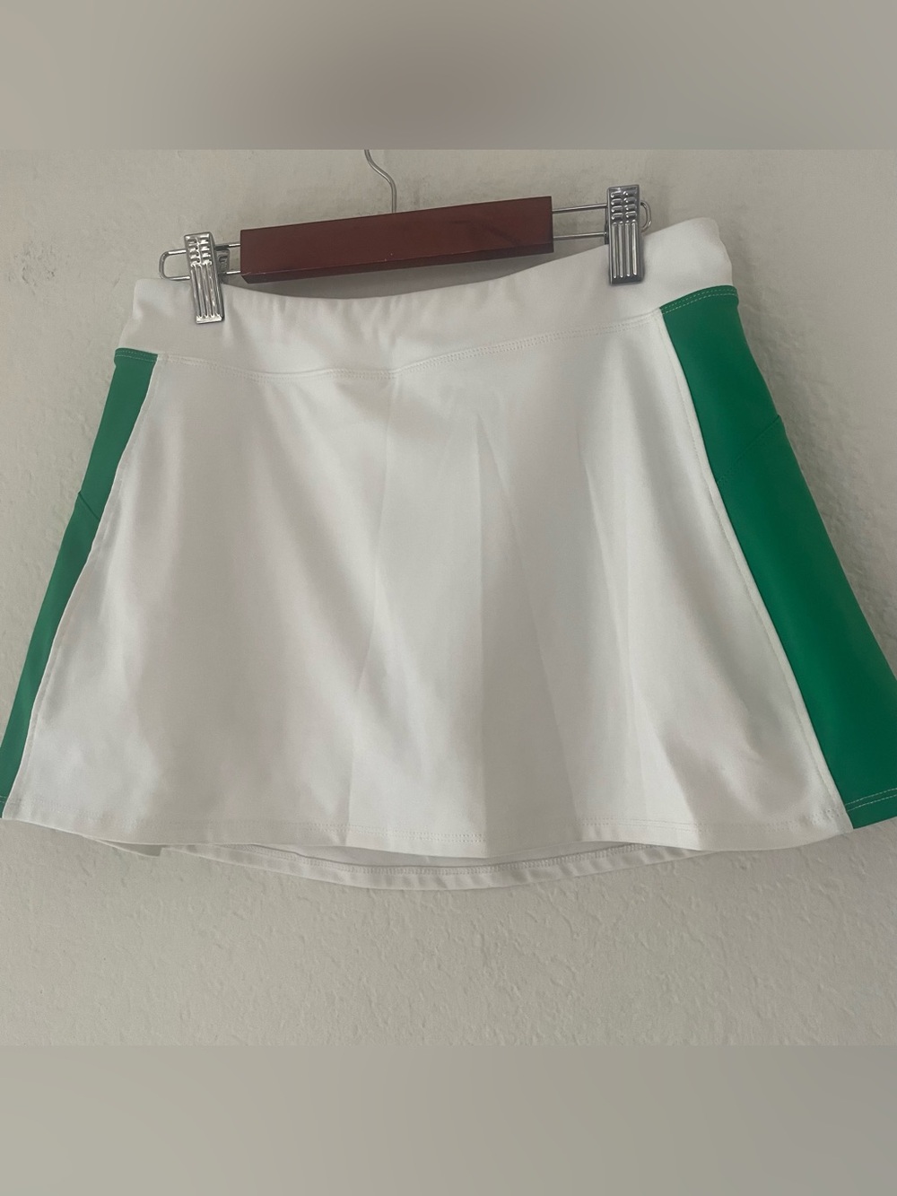 Garage Women’s XS White Green Tennis Skort Pleated Athletic Mini Skirt